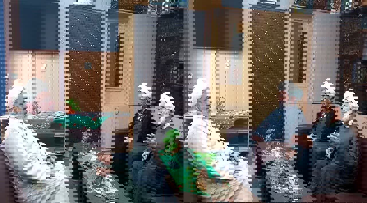 آغاز برنامه‌های آموزشی نماز در دستگاه‌های اجرایی فارس