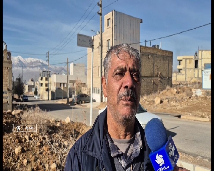 بازگرداندن کیف حاوی مدارک از سوی سرکارگر شهرداری به صاحبش