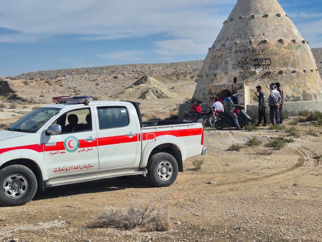 تلاش نجاتگران برای نجات فرد مفقودشده در اشکنان