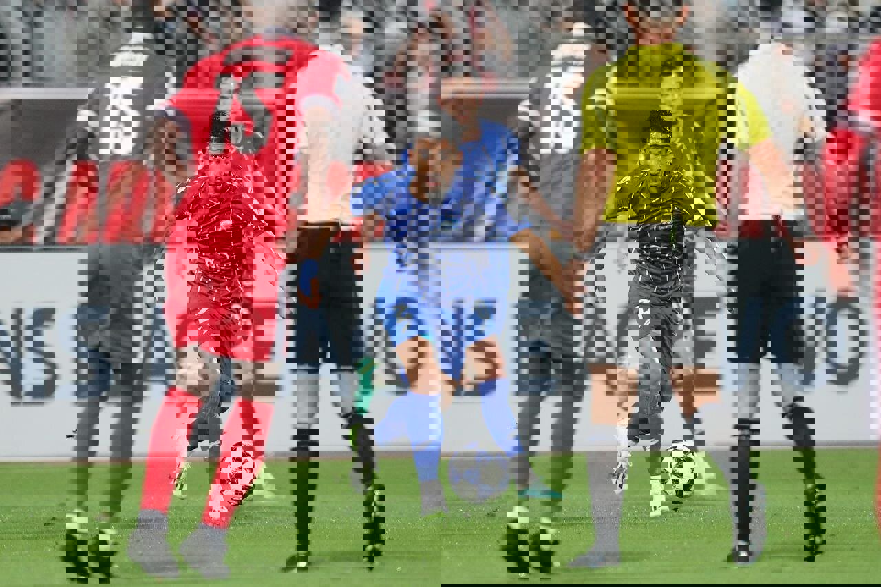 نبودن ورزشگاه در تهران مایه تاسف است/ استقلال هوشمندانه المحرق را برد