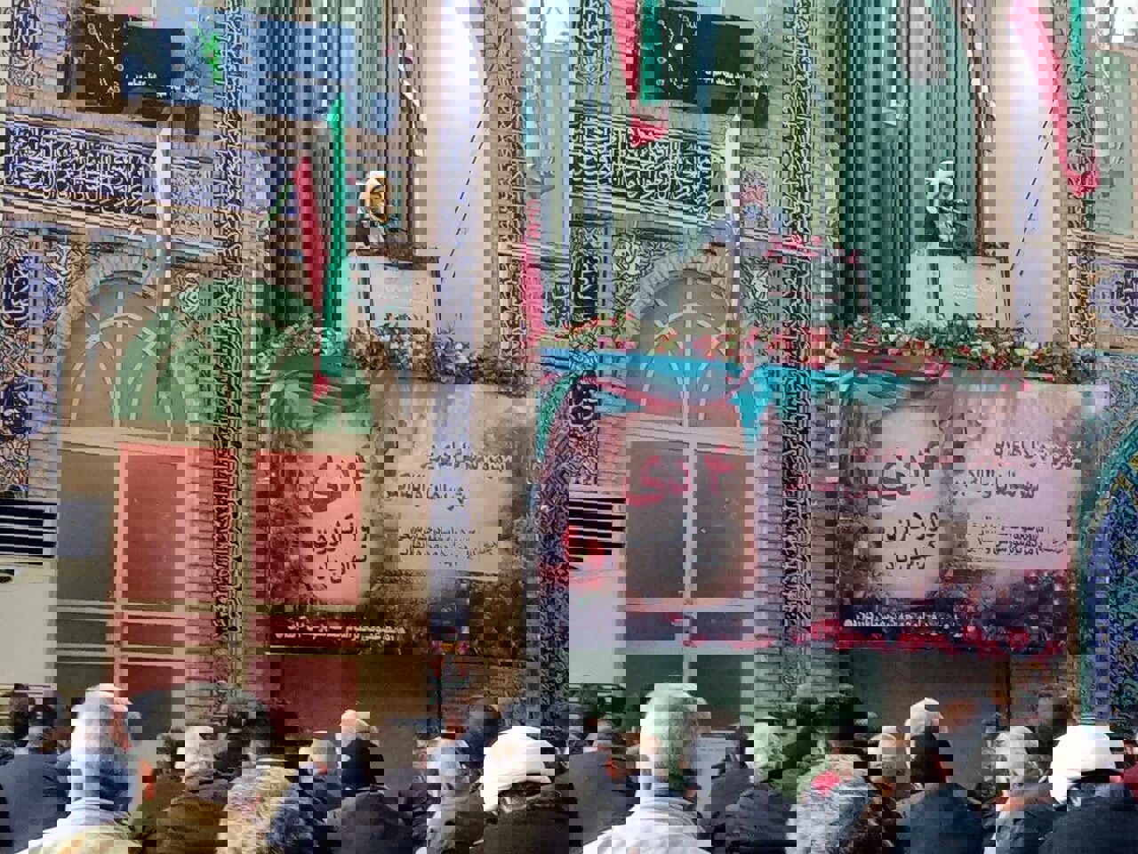 امام جمعه کازرون: بصیرت مردم، نقشه‌های دشمنان را در ۹ دی ۸۸ خنثی کرد