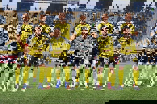 سپاهان و چادرملو در نیمه اول به تساوی رسیدند