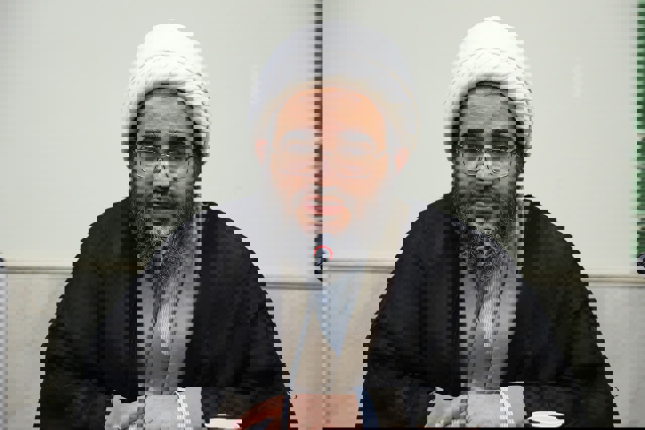 باباخانی: مداحی نه فقط هنر، بلکه مسئولیت هدایت یک نسل است