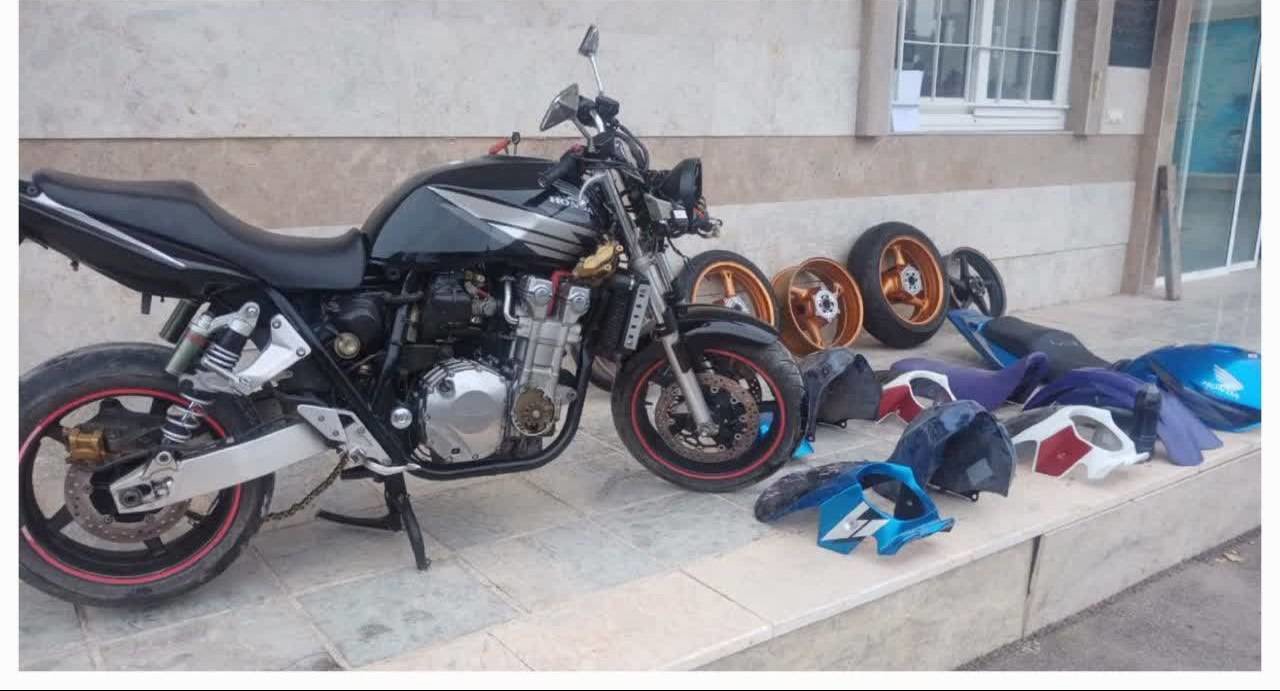 کشف موتورسیکلت میلیاردی فاقد مجوز در آباده