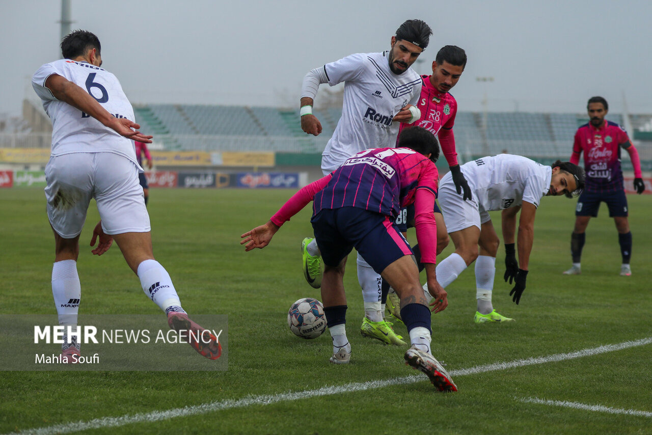 جریمه ۱۰ درصدی اعضای تیم فوتبال آلومینیوم پس از نتایج بد در دور رفت!
