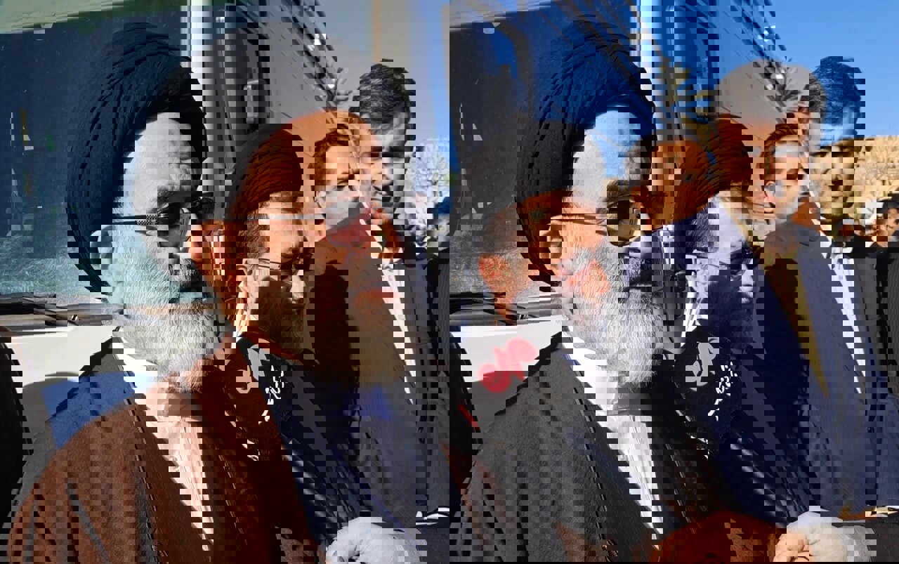 تقوی: مردم همواره با بصیرت پشت سر رهبری ایستاده‌اند