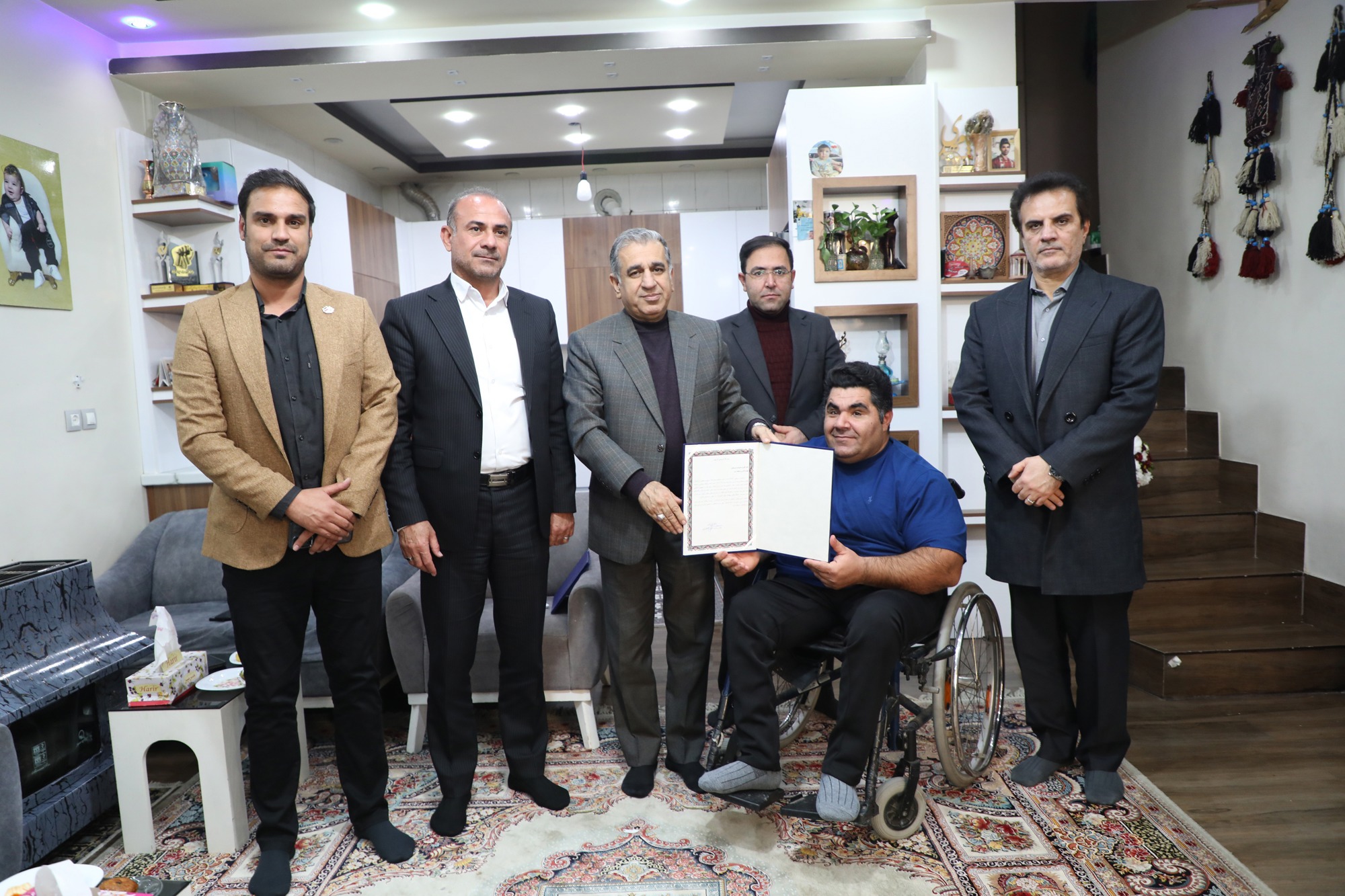 تجلیل از قهرمان فارسی پارالمپیک و جهان در شیراز
