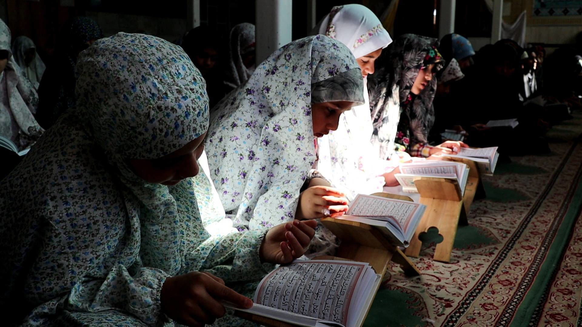 حضور پر شور جوانان و نوجوانان بواناتی در مراسم اعتکاف