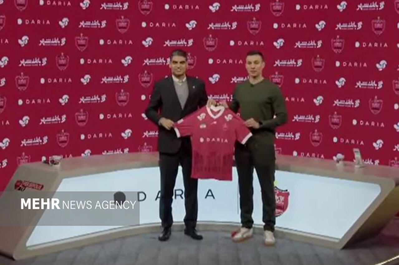 قرارداد رسمی پرسپولیس با مهاجم تیم ملی ازبکستان امضا شد