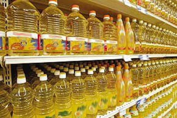 توزیع بیش از ۲۷۰۰ تن روغن خوراکی در شهرستان‌های فارس
