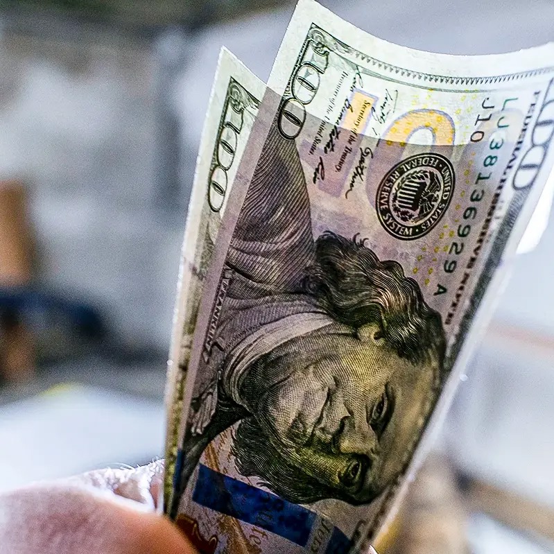 پیش‌بینی قیمت دلارِ فردا «پنجشنبه»؛ فتح کانال ۱۶۰ هزار در راه است؟