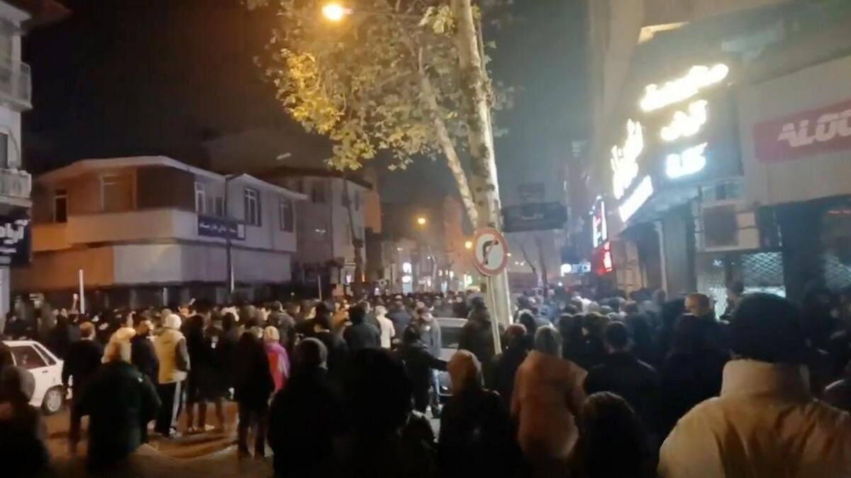 سرمقاله جوان/ گاه شکست کمر فتنه‌گر