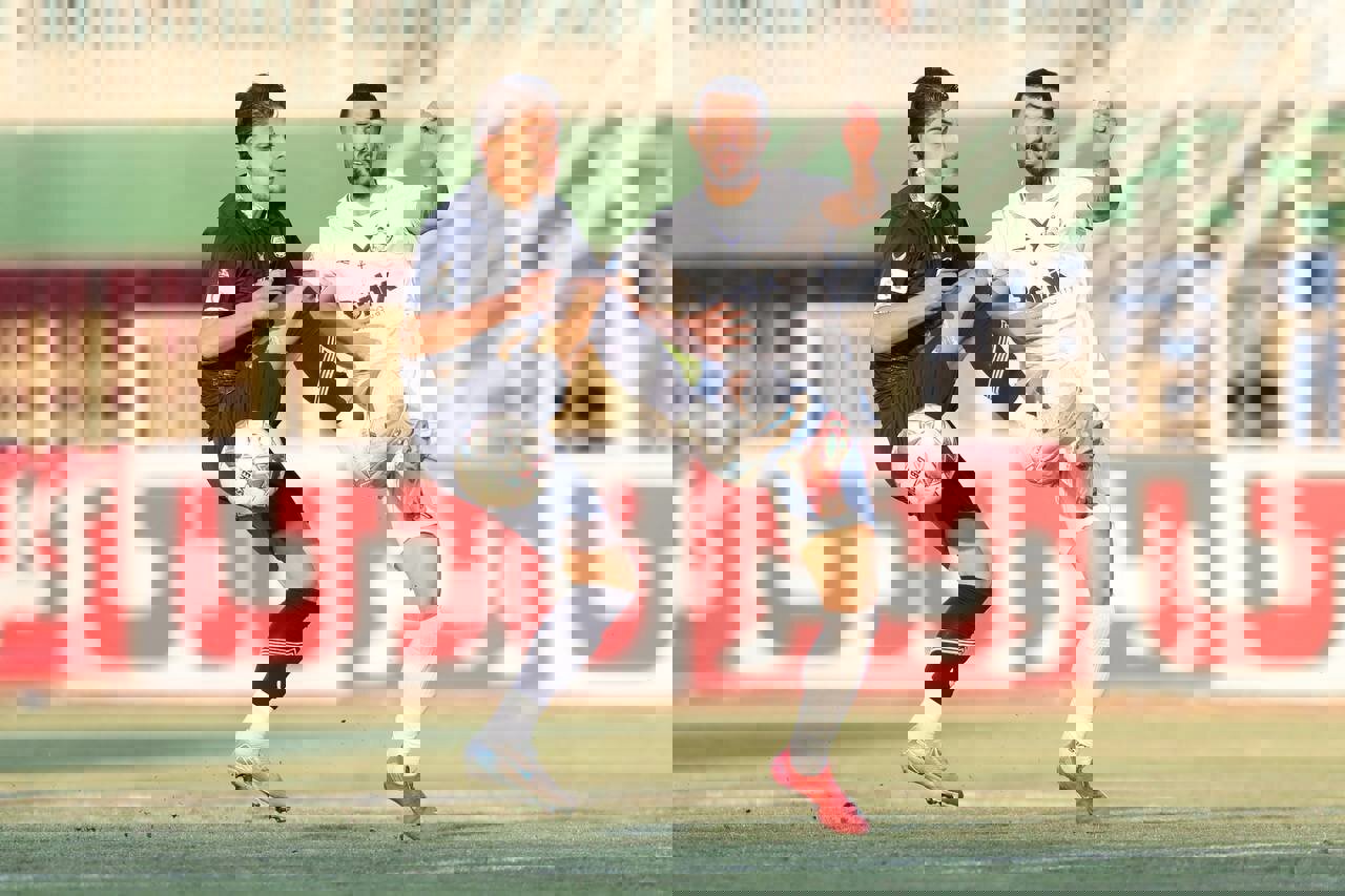 برتری ملوان در نیمه نخست دیدار برابر چادرملو