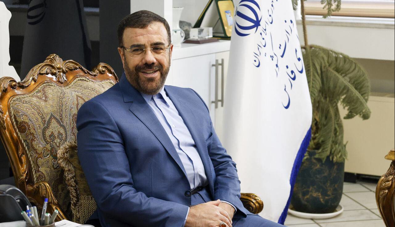 استاندار فارس: توسعه پایدار در گرو اعتماد به اراده و اندیشه جوانان است