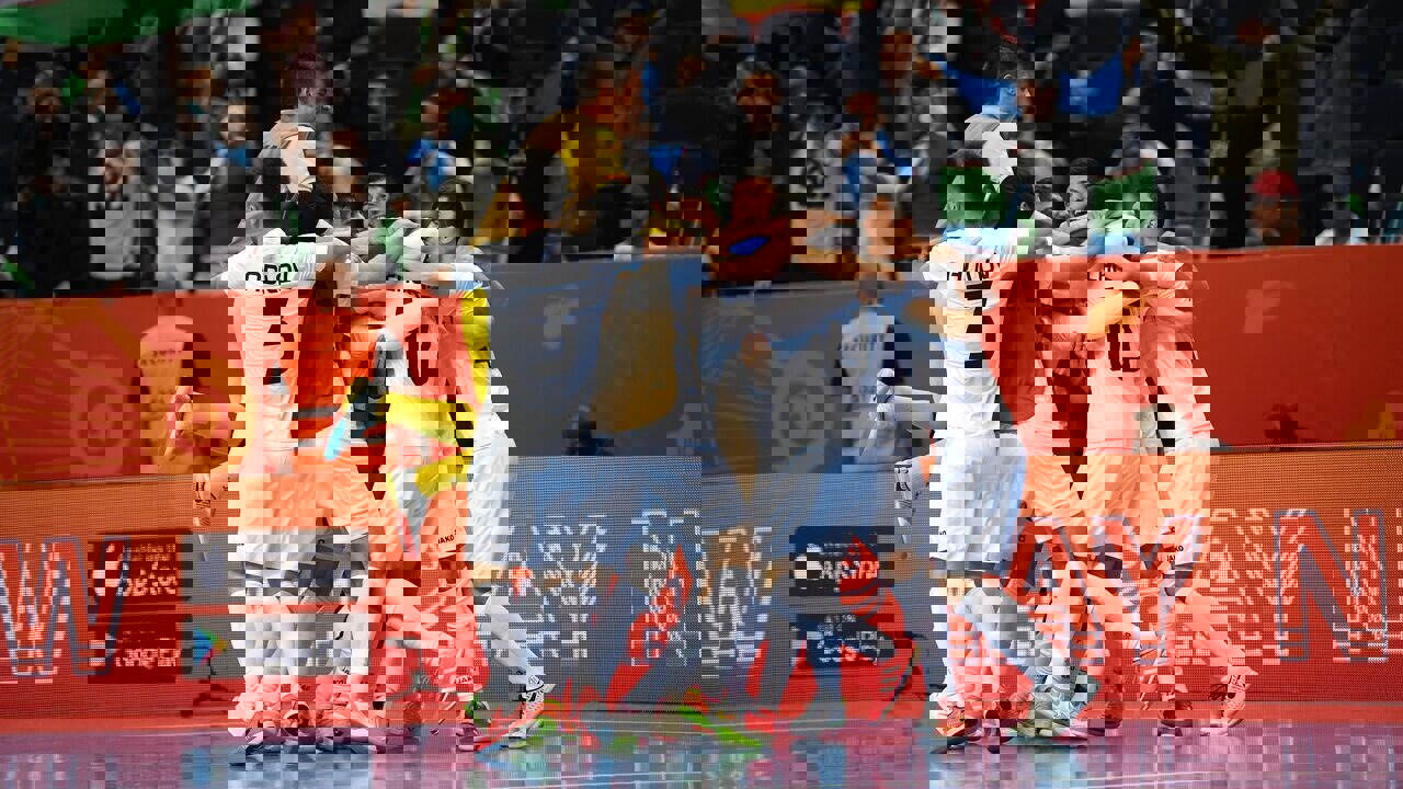 پیروزی ازبکستان مقابل کانگوروها/ استرالیا حذف شد