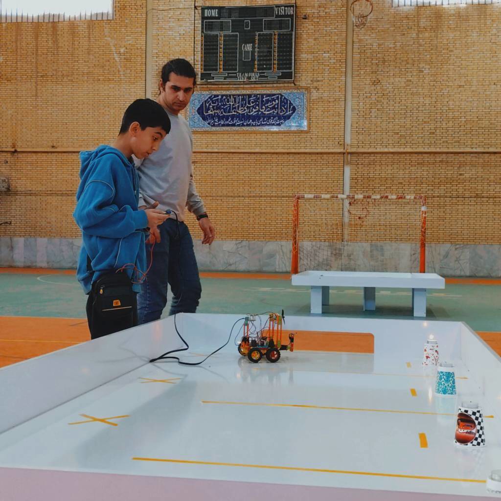 برگزاری مسابقات رباتیک شمال فارس در شهرستان آباده