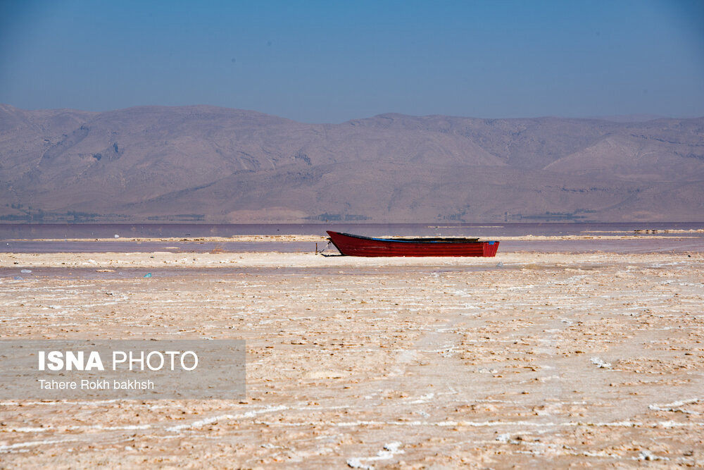 خالی شدن بیش از ۱۰ متر زیربستر تالاب‌های فارس از آب/ حقابه تالاب‌ها پرداخت شود