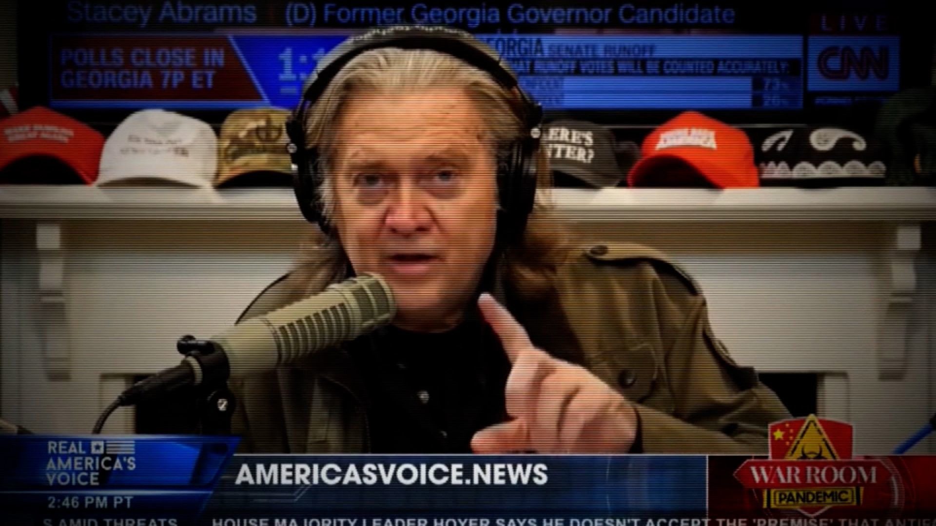 مشاور سابق ترامپ: تهران مشکل ما نیست، بمباران ایران دیوانگی است