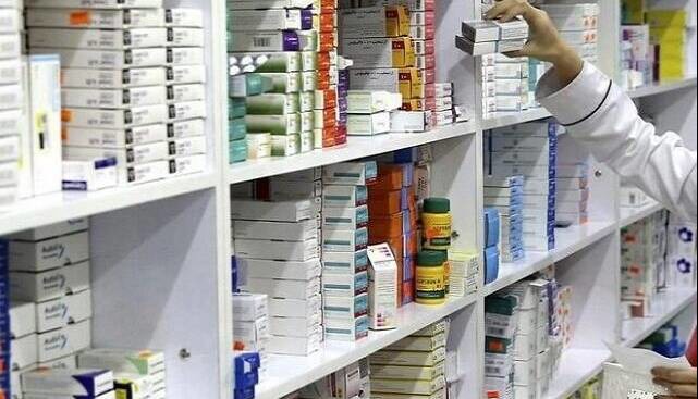 داروخانه‌ها زیر بار بدهی بیمه‌ها؛ قفسه‌های دارو در حال خالی‌شدن