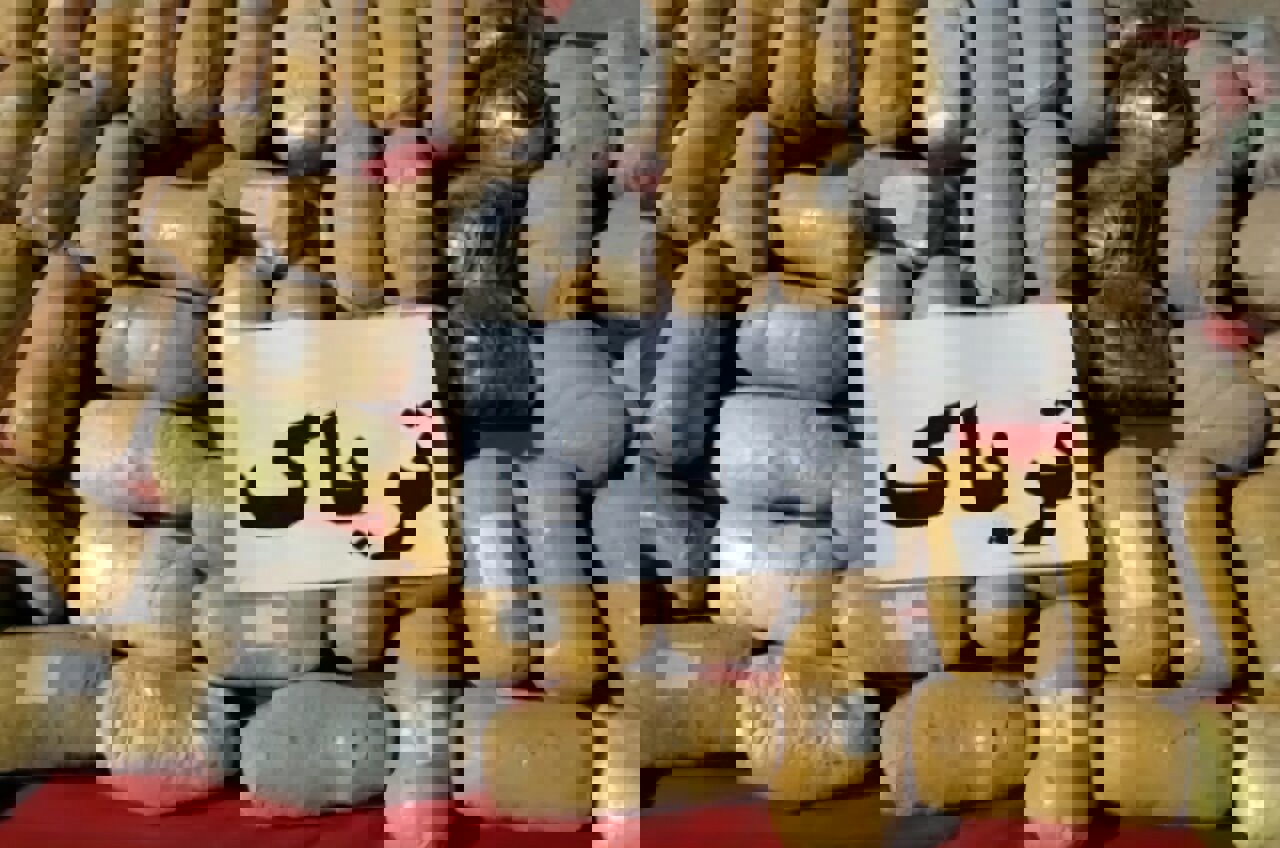 انتقال ۱۴۹ کیلو تریاک توسط یک قاچاقچی و همسرش ناکام ماند