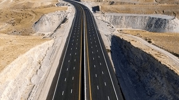 ۱۰ کیلومتر از بزرگراه کازرون - فراشبند با دستور وزیر راه افتتاح شد