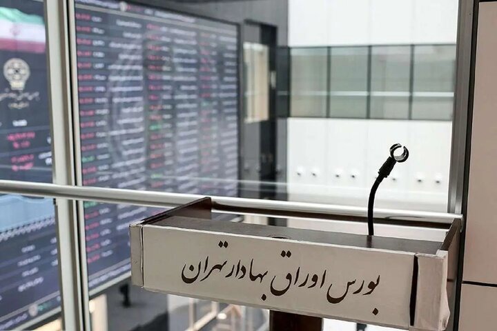 پیش‌بینی بورسِ فردا «یکشنبه»؛ تالار شیشه‌ای سوار بر امواج خبرهای سیاسی
