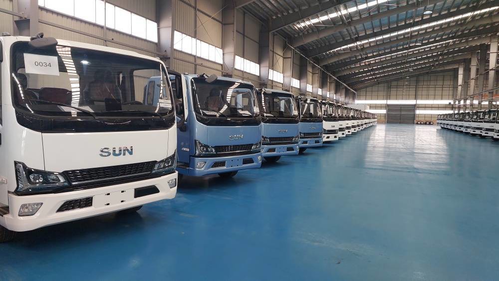 آغاز بهره برداری واحد تولید کامیونت در شیراز