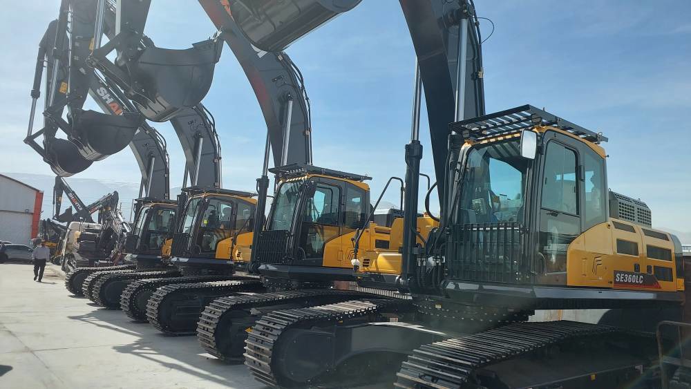 افتتاح واحد تولید ماشین آلات راهسازی و معدنی در شیراز