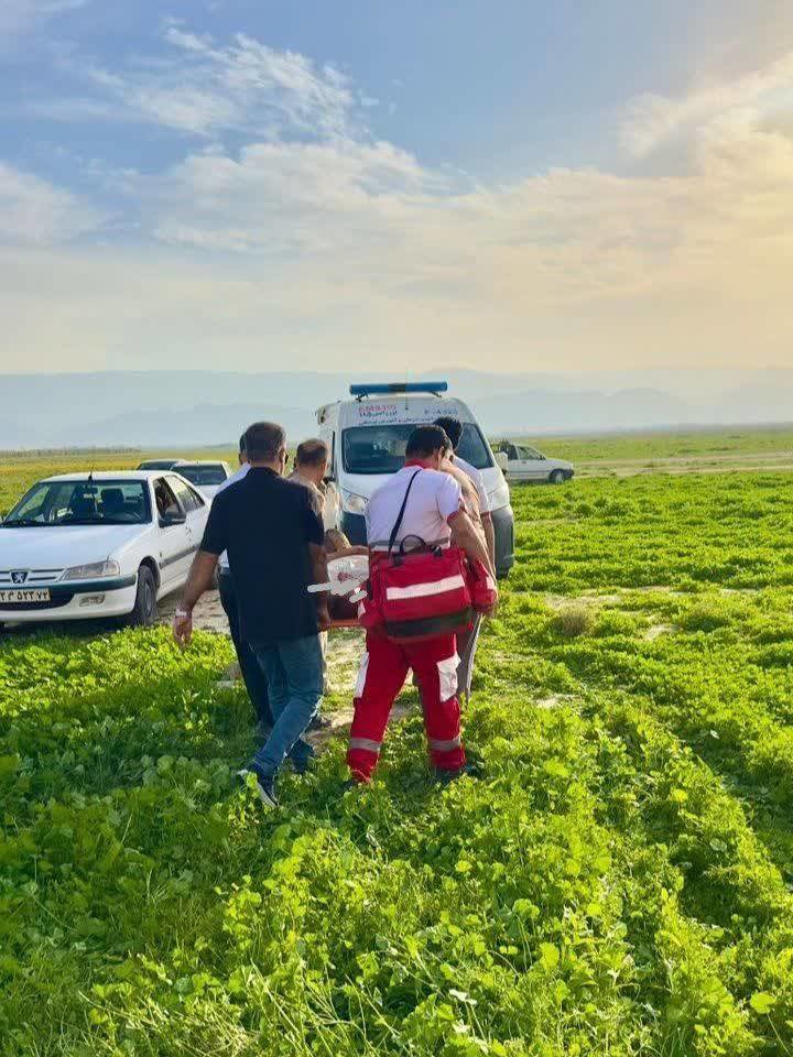 نجات فرد گرفتار در ارتفاعات شهرستان لامرد