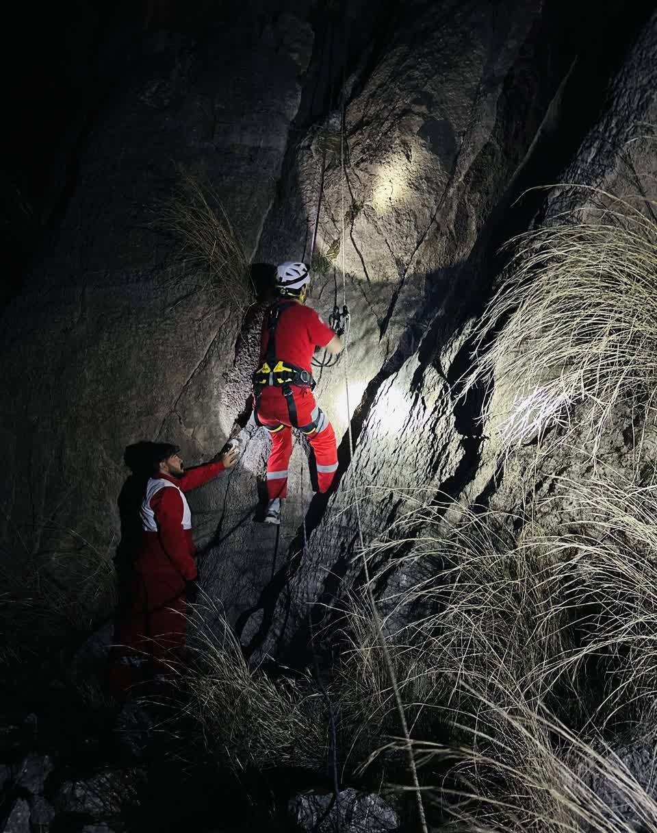 نجات مرد ۴۵ ساله در ارتفاعات روستای شیخی شهرستان رستم