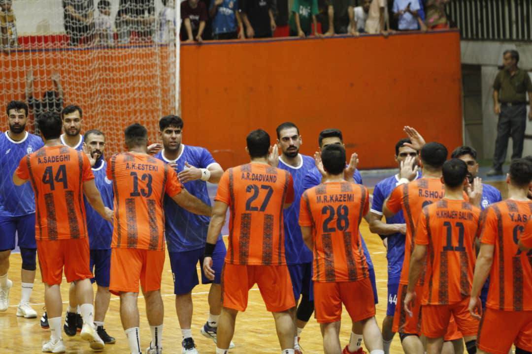گام بلند هندبالیست های استقلال کازرون برای قهرمانی