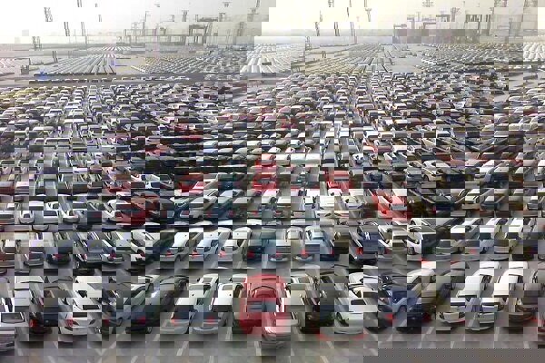 ثبت نام خودرو‌های وارداتی آغاز شد