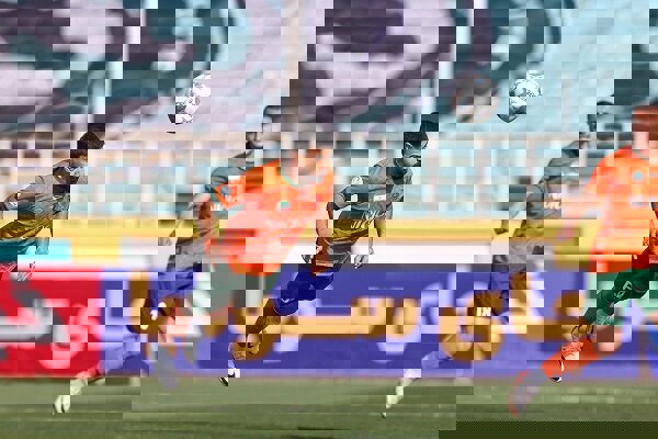 جباری یک نیمه راحت به رختکن رفت