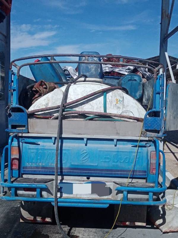 توقیف یک دستگاه وانت نیسان حامل ۴ هزار لیتر گازوئیل فاقد مجوز در آباده