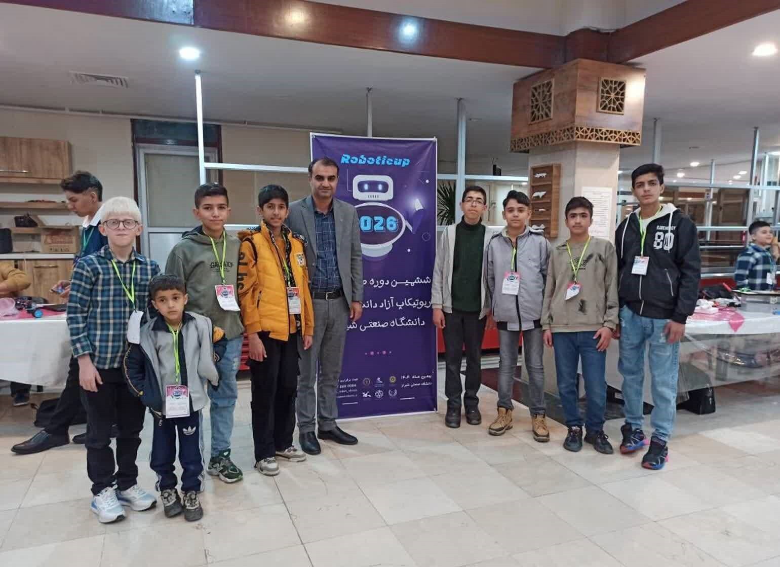 موفقیت دانش آموزان بواناتی در مسابقات ربوتیکاپ کشوری