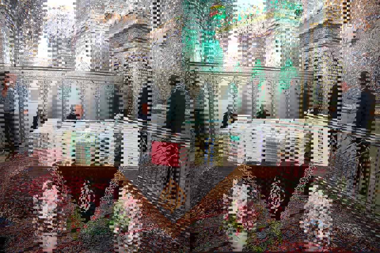 اهدای ۷۰۰ جلد قرآن کریم از طرف حرم شاهچراغ به مساجد آسیب دیده فارس