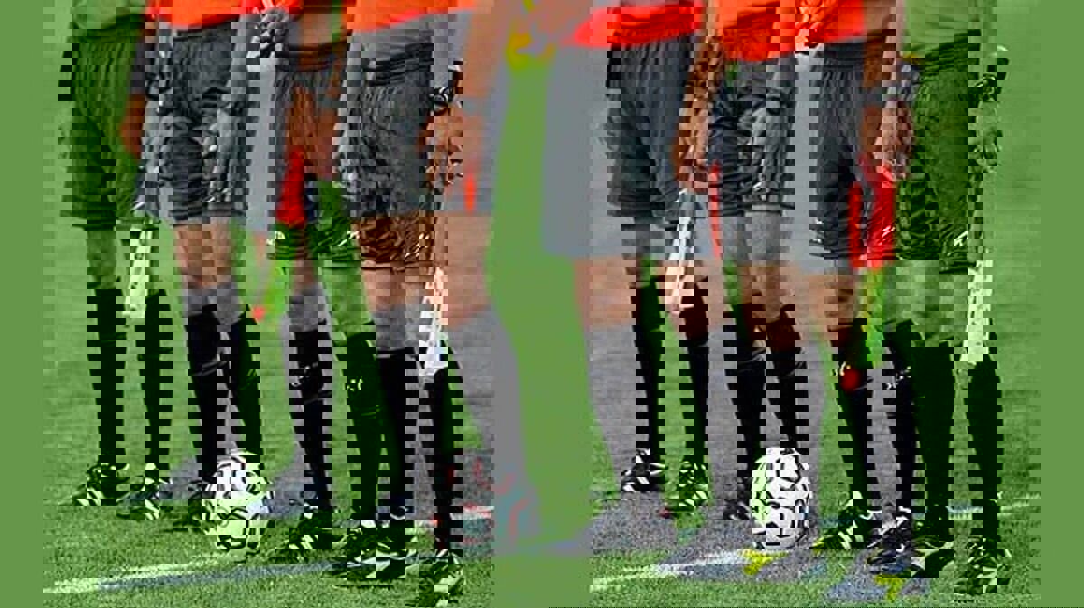 سوت بنیادی فرد در بازی سرنوشت ساز برای مس و استقلال