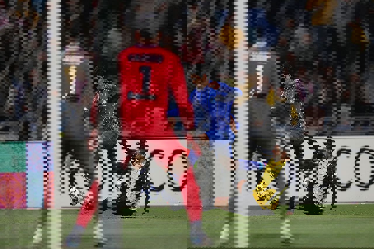 انصافی: ساپینتو شبیه یک ماشین است/ استقلال باید سرمربی‌اش را عوض کند!