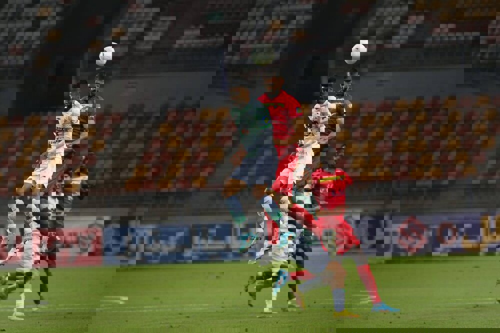 فولاد به دنبال حفظ روند صعودی/ ذوب‌آهن در اندیشه فرار از قعر