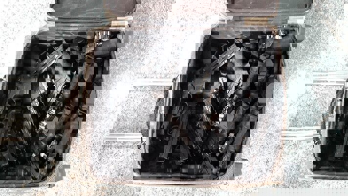 ۱۵ قبضه اسلحه از چمدان ۲ مسافر اتوبوس نی‌ریز کشف شد