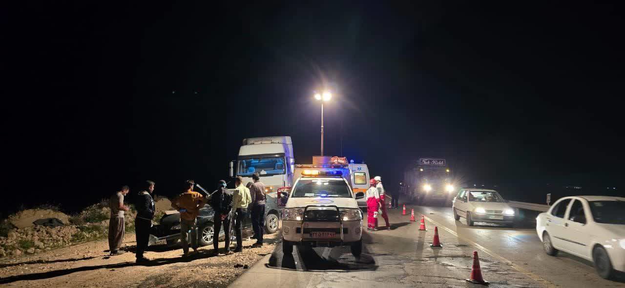 ۹ مصدوم بر اثر تصادف سواری و تریلی در جاده لار به جهرم