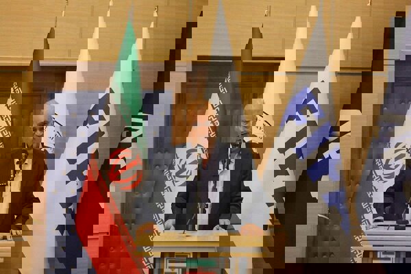 تاج: رشد فوتبال بانوان مهم‌تر از نتیجه است/بانوان نماینده ایران هستند