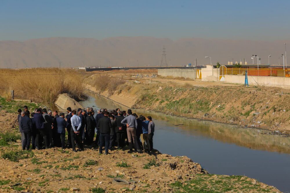 ساماندهی فاضلاب ورودی محور پل فسا/ تلاش برای بهبود چهره ورودی شرق شیراز