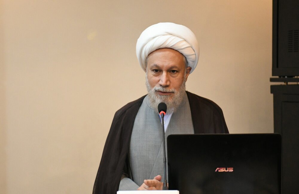 امام جمعه شیراز: تورم و ضعف در توزیع ثروت، آسیب‌های اساسی اقتصاد ایران است