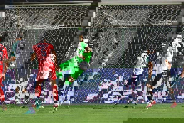 زمان دیدار پرسپولیس و استقلال تغییر کرد