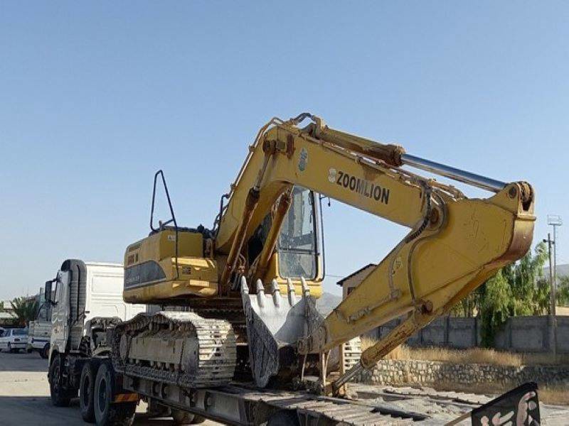 کشف بیل مکانیکی قاچاق به ارزش ۲۰۰ میلیارد ریال در فیروزآباد