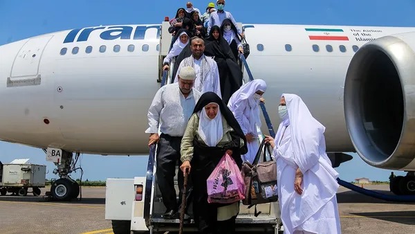ورود بیش از ۲۰۰ نفر از حجاج کرمانی و هرمزگانی از سرزمین وحی به شیراز