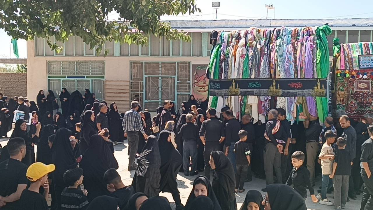 برپایی آیین نخل گردانی در شهر بهمن آباده