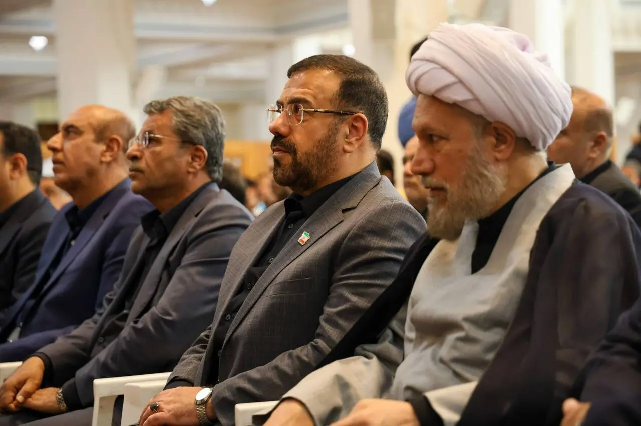 📸اجتماع کارکنان دولت در آیین بزرگداشت رهبر شهید در شیراز