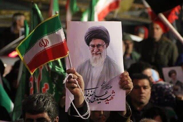 تشریح برنامه‌های آیین‌های بدرقه و عزاداری «رهبر شهید انقلاب» در مرودشت